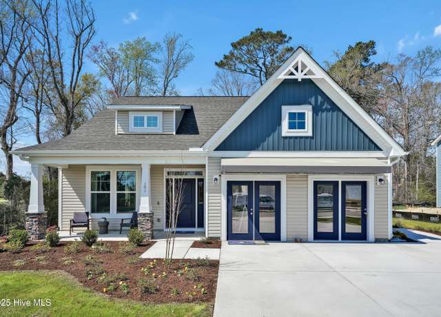 Property at 2306 Caracara Dr, New Bern, NC 28560, 4 beds, 2.5 baths