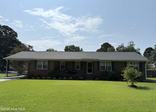 Property at 102 Templeton Dr, Greenville, NC 27858, 3 beds, 2 baths