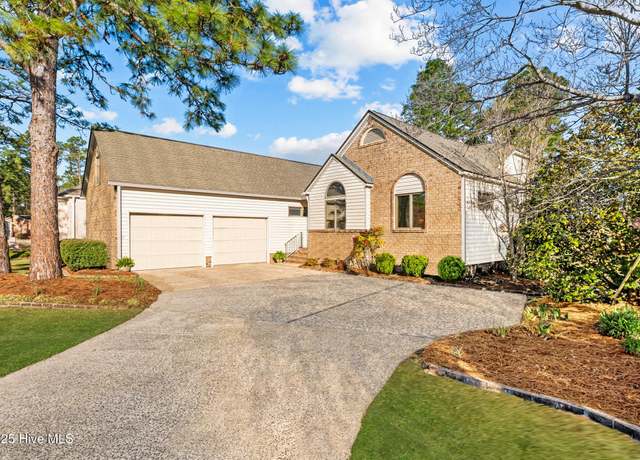 Property at 901 Coral Ct, New Bern, NC 28560, 4 beds, 3 baths