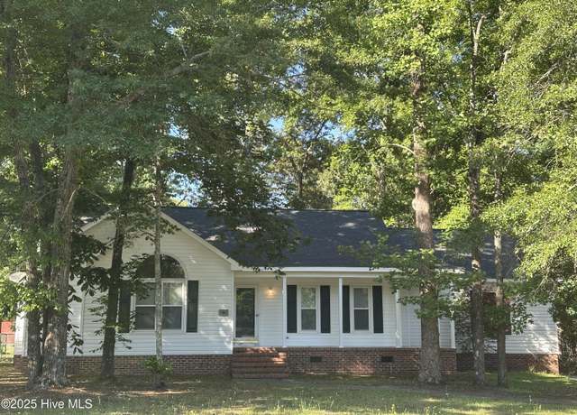 Property at 108 Red Oak Dr, Goldsboro, NC 27530, 3 beds, 2 baths