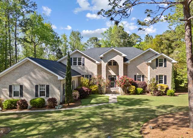 Property at 4614 Bentley Dr, Wilmington, NC 28409, 5 beds, 4.5 baths