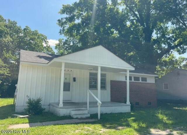 Property at 1405 Hyman Ave, Kinston, NC 28501, 3 beds, 1 bath