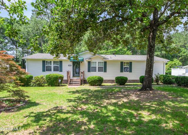 Property at 781 Carolina St SW, Calabash, NC 28467, 3 beds, 2 baths