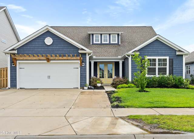 Property at 418 Edgewater Way, Surf City, NC 28445, 4 beds, 3.5 baths