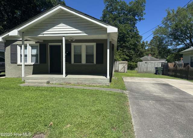 Property at 113 N Jarvis St, Greenville, NC 27858, 3 beds, 2 baths