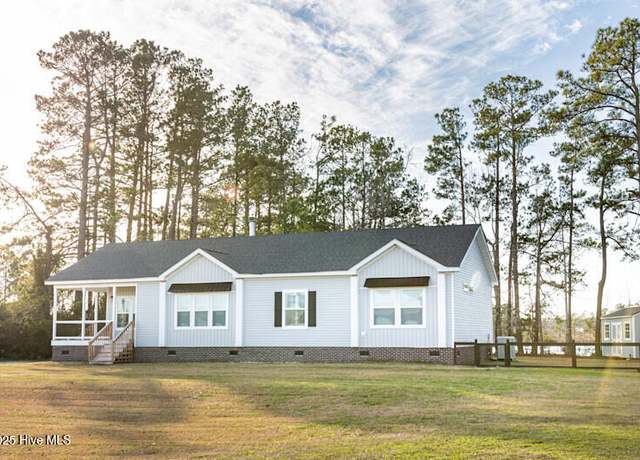 Property at 39 Pilchers Branch Rd, Holly Ridge, NC 28445, 3 beds, 2 baths