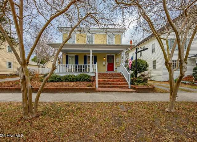 Property at 714 Pollock St, New Bern, NC 28562, 4 beds, 3 baths