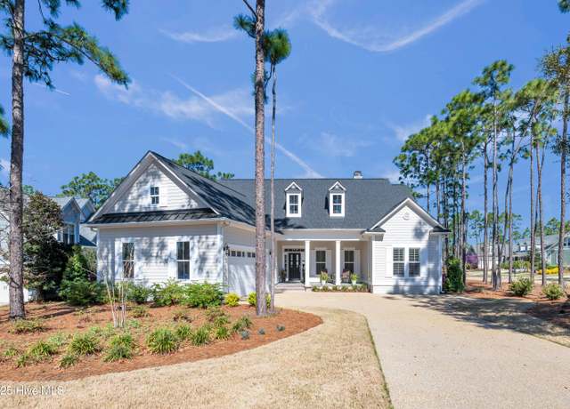 Property at 2742 Parkridge Dr, Southport, NC 28461, 4 beds, 3.5 baths