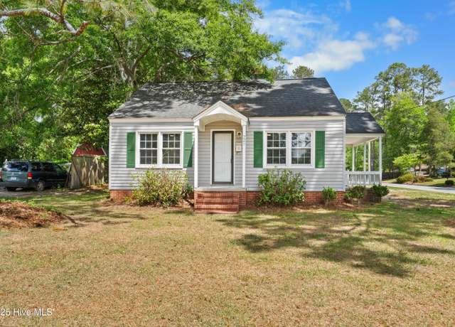 Property at 229 E Calhoun St, Whiteville, NC 28472, 2 beds, 1 bath