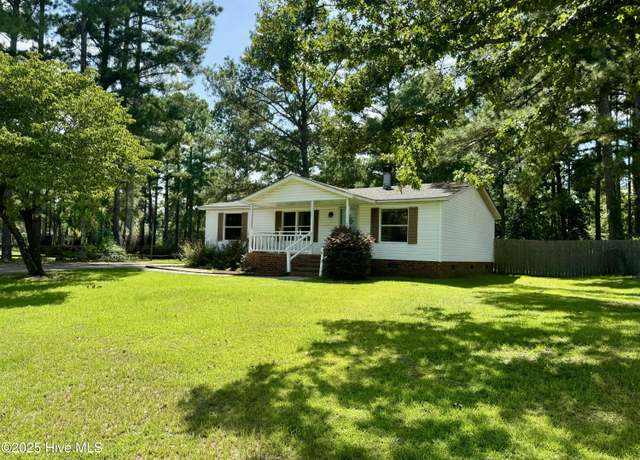 Property at 1314 Clan Campbell Dr, Raeford, NC 28376, 3 beds, 2 baths