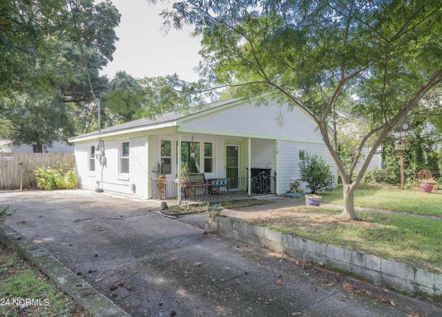 Property at 710 Ivey Cir, Wilmington, NC 28401, 2 beds, 1.5 baths