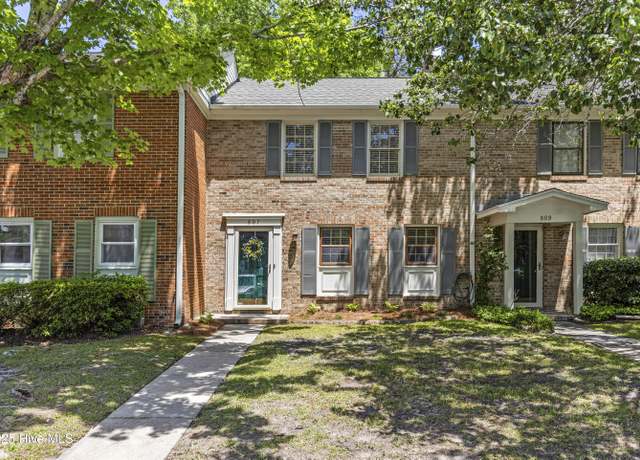 Property at 807 Seabury Ct, Wilmington, NC 28403, 3 beds, 2.5 baths
