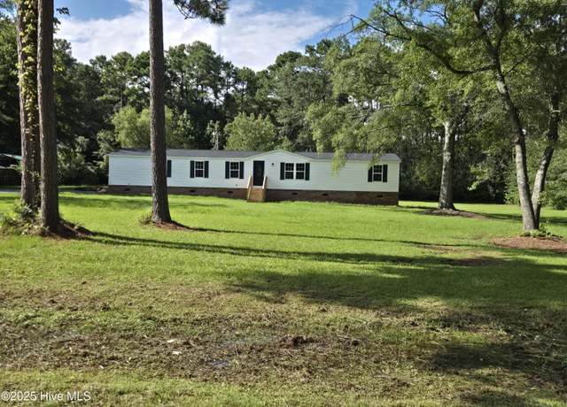 Property at 288 Lanier Ave, Rocky Point, NC 28457, 3 beds, 2.5 baths