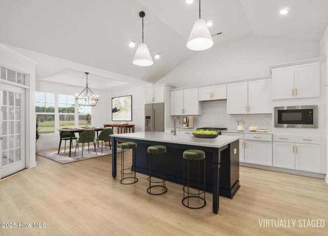 Property at 211 Windswept Ln, Beaufort, NC 28516, 4 beds, 3 baths