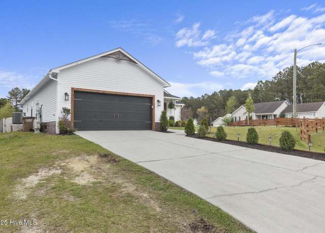 Property at 200 Flagstone Ln, Jacksonville, NC 28546, 3 beds, 2 baths