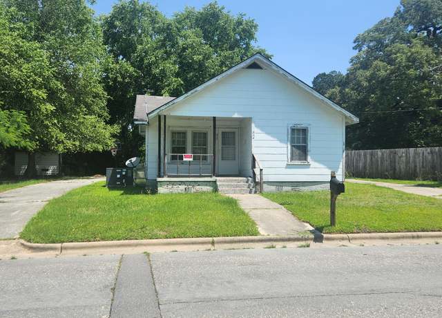 Property at 514 Margaret St, Clinton, NC 28328, 3 beds, 2 baths