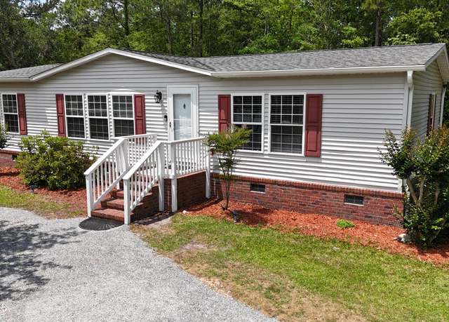 Property at 105 Sunset Ct, Hampstead, NC 28443, 3 beds, 2 baths