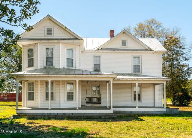 Property at 3775 Grifton Hugo Rd, Grifton, NC 28530, 5 beds, 2 baths