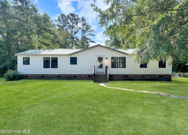 Property at 107 Grassy Meadow Dr, Richlands, NC 28574, 3 beds, 2 baths