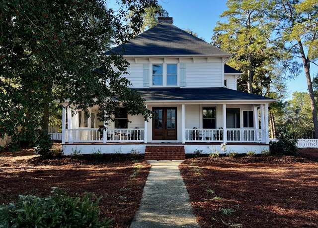 Property at 280 W Connecticut Ave, Southern Pines, NC 28387, 3 beds, 3.5 baths