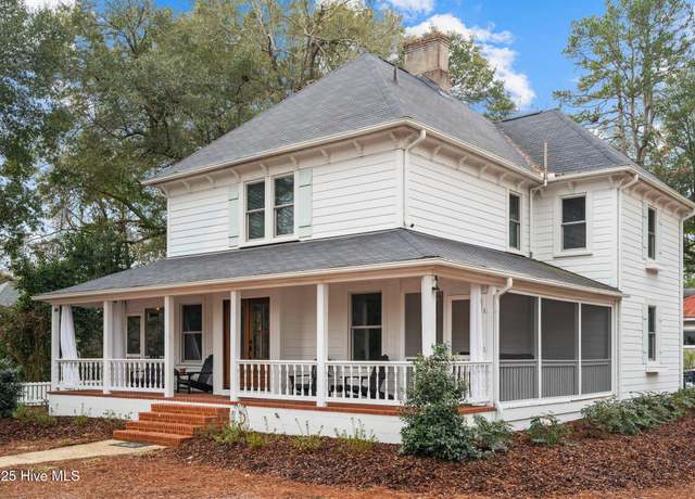 Property at 280 W Connecticut Ave, Southern Pines, NC 28387, 3 beds, 3.5 baths