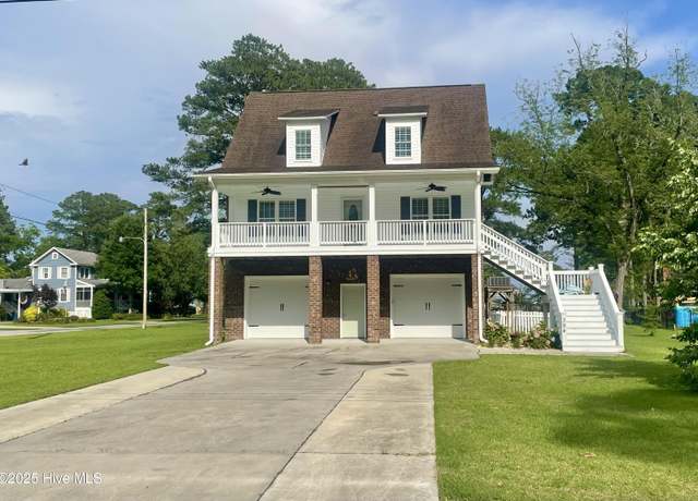 Property at 394 Riverview St, Belhaven, NC 27810, 3 beds, 2.5 baths