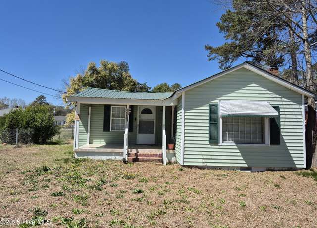 Property at 106 N Secrest St, Kinston, NC 28501, 3 beds, 1.5 baths