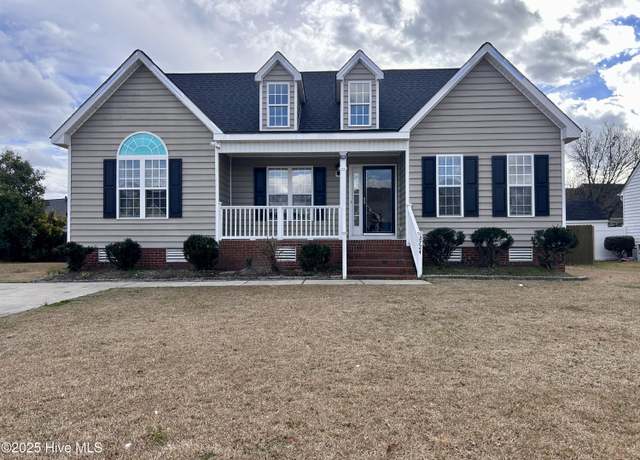 Property at 2724 N Chatham Ct, Winterville, NC 28590, 3 beds, 2 baths