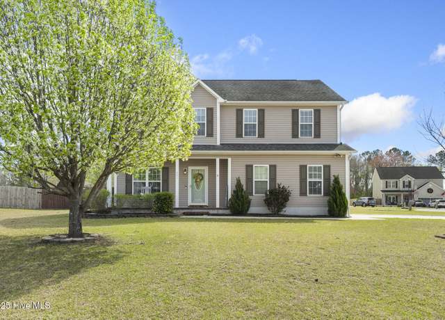 Property at 201 Margaret Ct, Beulaville, NC 28518, 3 beds, 2.5 baths
