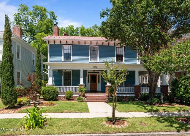 Property at 206 E 2nd St, Washington, NC 27889, 5 beds, 3 baths