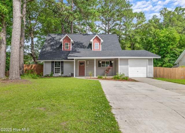 Property at 218 Linwood Dr, Jacksonville, NC 28546, 3 beds, 2 baths
