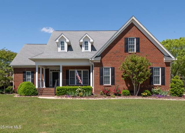 Property at 3717 Cantata Dr, Greenville, NC 27858, 5 beds, 3.5 baths