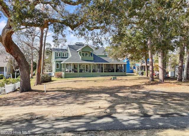 Property at 33 Augusta Dr, Oak Island, NC 28465, 5 beds, 4.5 baths