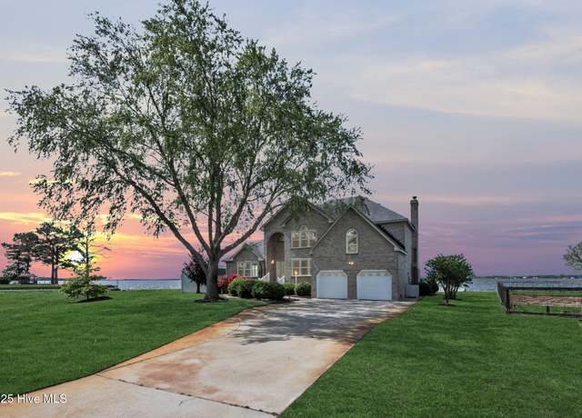 Property at 113 Wood Duck Dr, Currituck, NC 27929, 4 beds, 3 baths