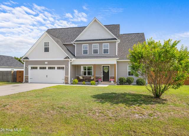 Property at 113 Sonia Dr, Hubert, NC 28539, 3 beds, 2.5 baths