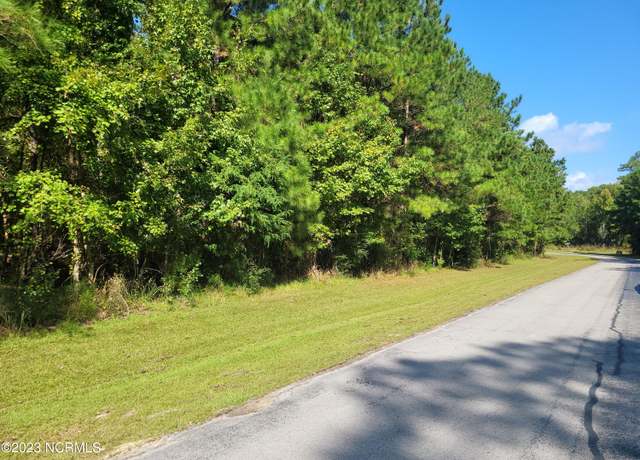 Property at 379 Sandy Point Dr, Beaufort, NC 28516