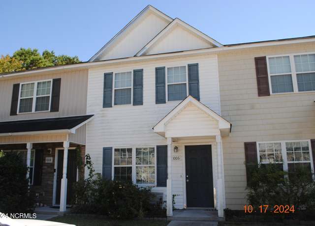 Property at 1006 Ornate Dr, Jacksonville, NC 28546, 2 beds, 2.5 baths