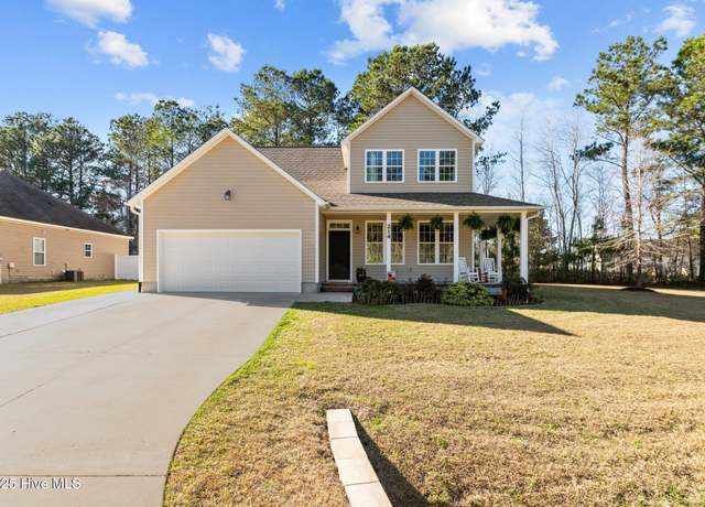 Property at 214 Green Trees Dr, New Bern, NC 28560, 4 beds, 2.5 baths