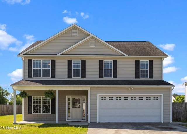 Property at 111 Woods Run Cir, Richlands, NC 28574, 4 beds, 2.5 baths