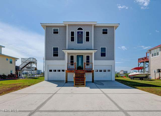 Property at 233 Grandview Dr, Sneads Ferry, NC 28460, 5 beds, 3.5 baths
