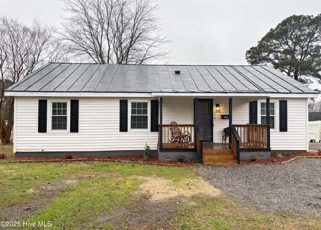 Property at 111 Lawrence St, Murfreesboro, NC 27855, 4 beds, 2.5 baths
