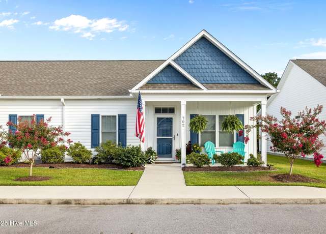 Property at 702 Pirates Landing Dr, Beaufort, NC 28516, 2 beds, 2 baths