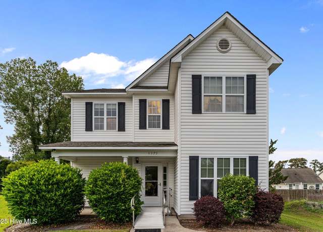 Property at 4979 Montserrat Dr, Southport, NC 28461, 3 beds, 2.5 baths