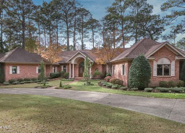 Property at 535 Donald Ross Dr, Pinehurst, NC 28374, 3 beds, 3 baths