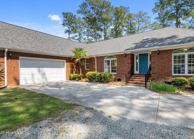 Property at 52 Shore Dr E, Oriental, NC 28571, 3 beds, 2 baths
