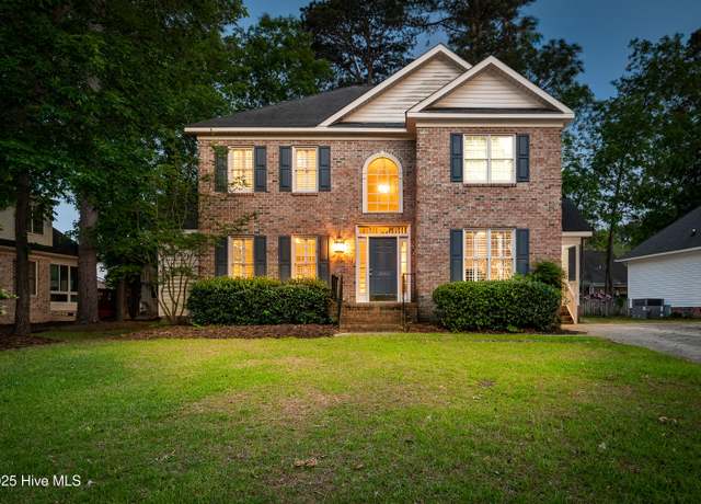 Property at 1800 Muirfield Dr, Greenville, NC 27858, 3 beds, 2.5 baths
