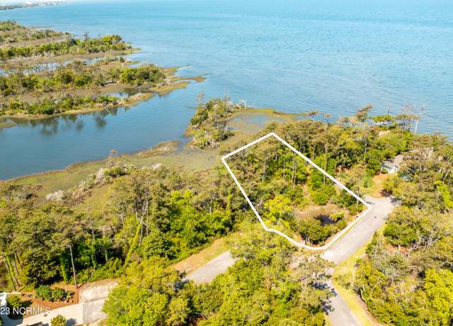 Property at 3 West Ct, Pine Knoll Shores, NC 28512