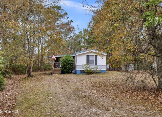 Property at 717 Cedar Ct, Hampstead, NC 28443, 3 beds, 2 baths