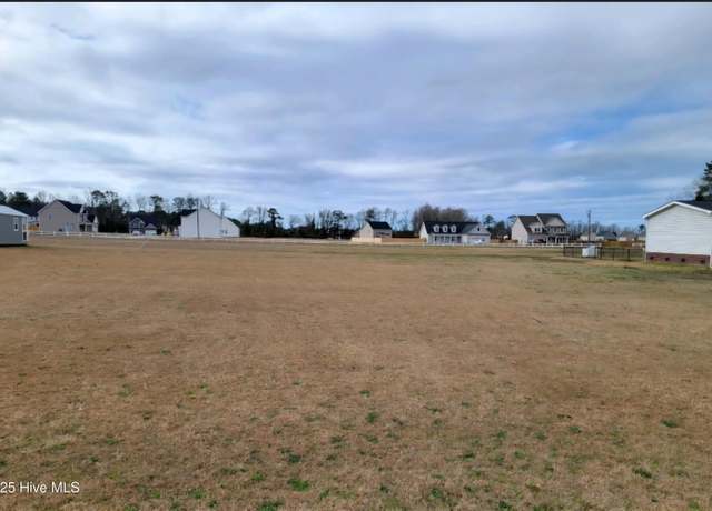 Property at 205 Magnolia Dr Dr, Stella, NC 28582