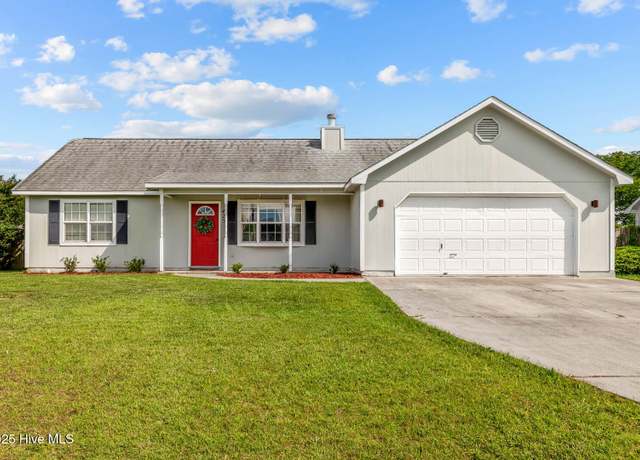 Property at 425 Dion Dr, Hubert, NC 28539, 3 beds, 2 baths
